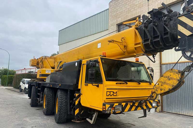 grue-mobile-pour-charges-lourdes