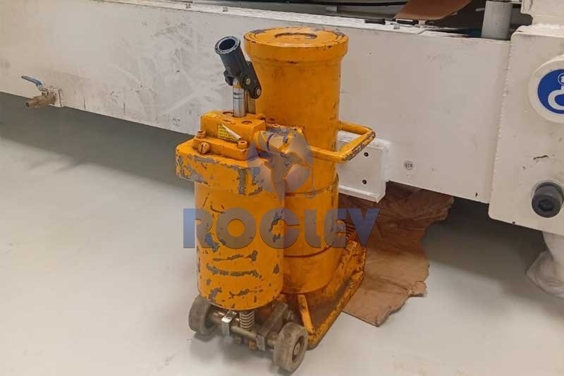 levage-equipement-industriel-cric